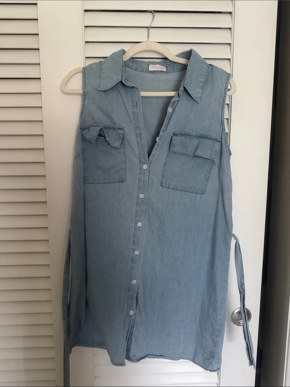 Pink Lily Sleeveless Light Blue Chambray Button-Down Dress medium